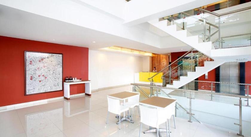 Amaris Hotel La Codefin Kemang Jakarta Exterior photo